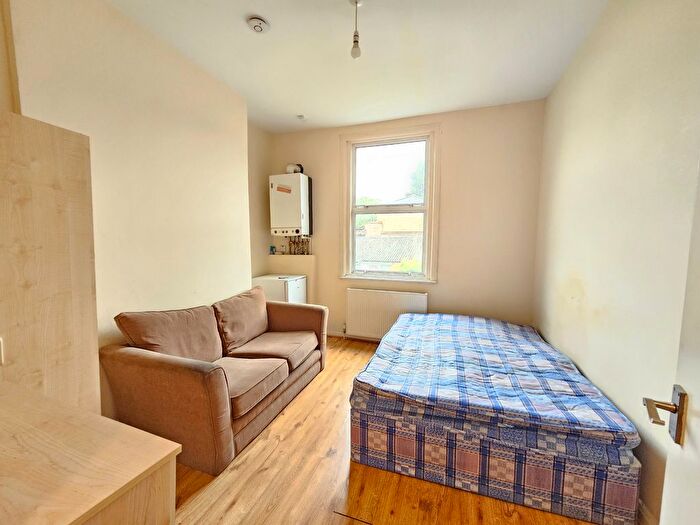 Studio To Rent In Perry Vale, London, SE23