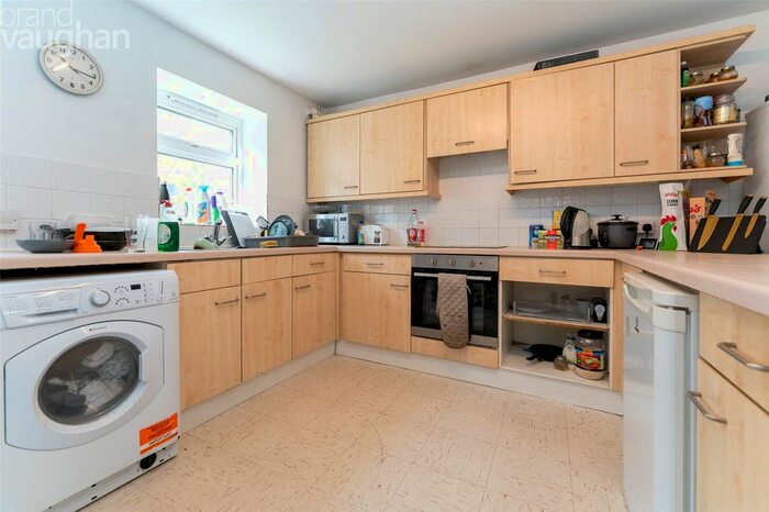 4 Bedroom Semi-Detached House To Rent In Rochester Street, Brighton, BN2