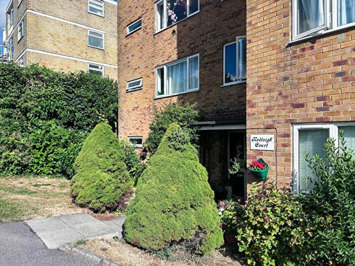 2 Bedroom Flat To Rent In Hadleigh Court, Shady Bower, SP1