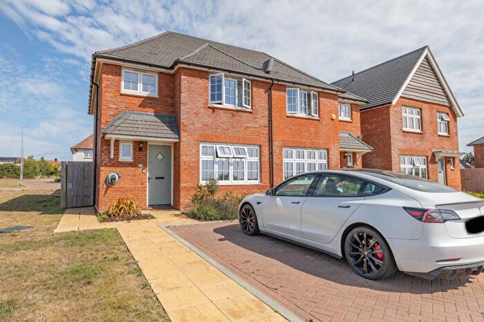 3 Bedroom Semi-Detached House For Sale In Hopenhall Way, Canterbury, CT3