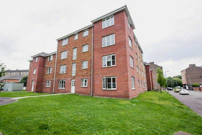1 Bedroom Flat To Rent In Tullis Gardens, Glasgow, G40