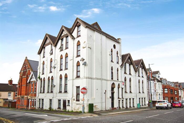 1 Bedroom Flat For Sale In Milton Road, Town Centre, SN1