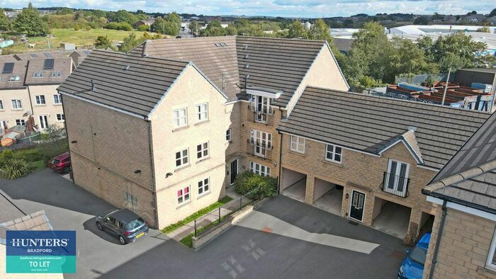 2 Bedroom Flat To Rent In Fairbairn Fold, Laisterdyke, Bradford, BD4