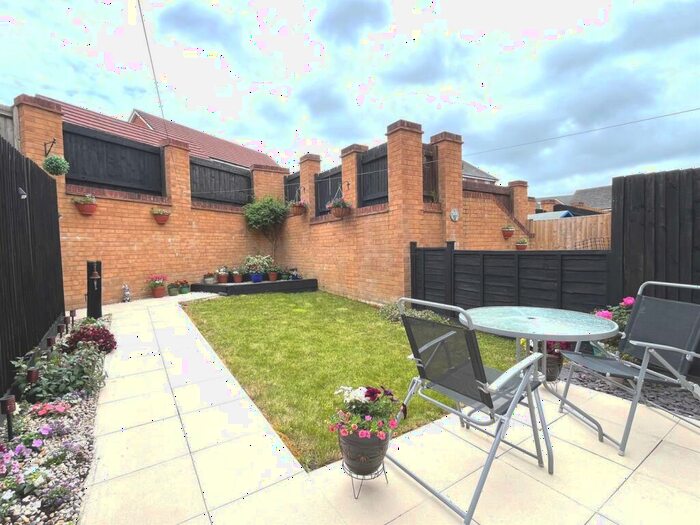 3 Bedroom Terraced House For Sale In Captains Parade, East Cowes, PO32