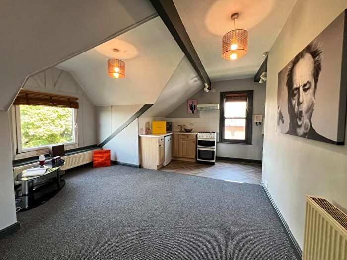 1 Bedroom Flat To Rent In Chestnut Avenue, Leeds, LS15