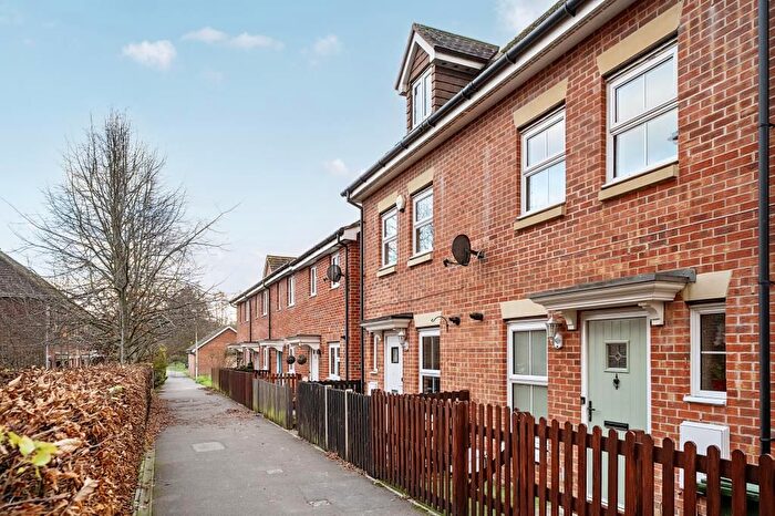 3 Bedroom Town House For Sale In Kennet Heath, Thatcham, RG19