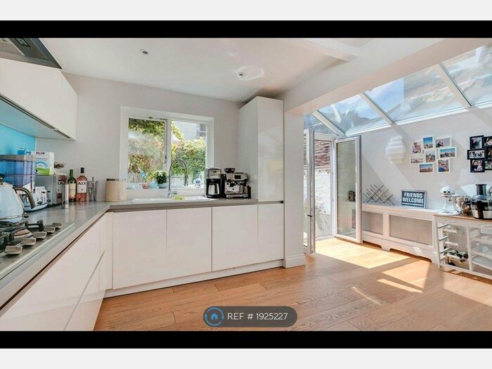 3 Bedroom Terraced House To Rent In Parkville Road, London, SW6