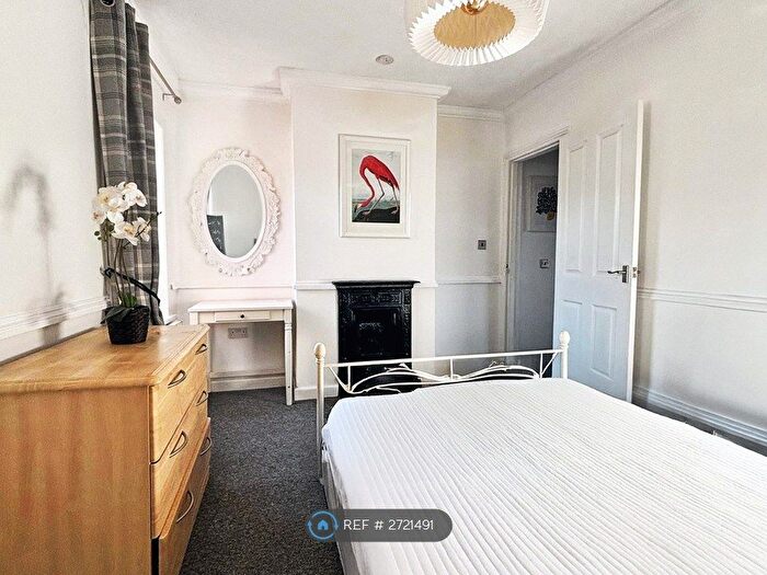 3 Bedroom End Terrace House To Rent In Hawk Cottage, Reading, RG1