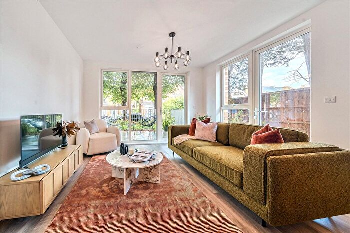 2 Bedroom Flat For Sale In Hadlow Road, Sidcup, DA14