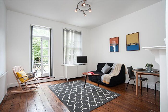 2 Bedroom Flat To Rent In Finchley Road, London, NW3