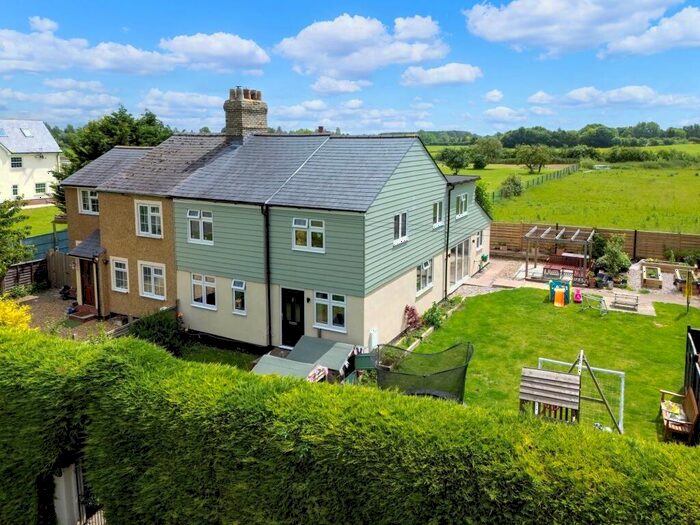 4 Bedroom Semi-Detached House For Sale In Cambridge Road, Melbourn, SG8