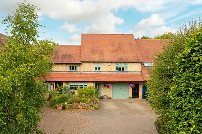 4 Bedroom Link Detached House For Sale In St. Marys Close, Felmersham, MK43