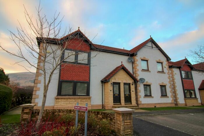 2 Bedroom Flat To Rent In Drum Court, Dollar, FK14