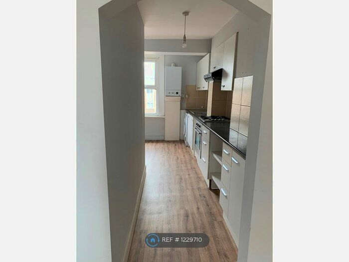 2 Bedroom Flat To Rent In Church Road, London SE19