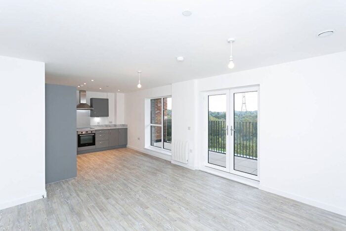 2 Bedroom Flat To Rent In Colnebank Drive, Watford, WD18