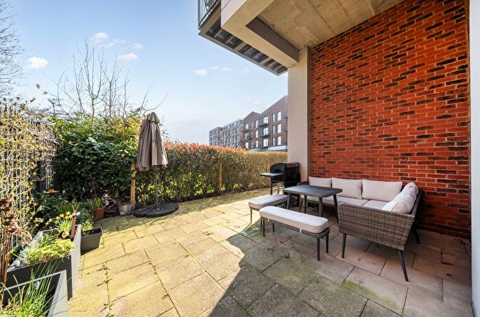 2 Bedroom Flat For Sale In Wey Corner, Walnut Tree Close, Guildford, GU1