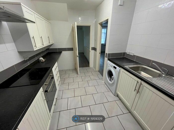 3 Bedroom Semi-Detached House To Rent In The Barley Lea, Coventry, CV3