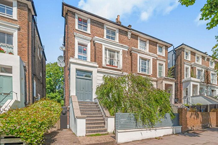 2 Bedroom Flat For Sale In St. Augustines Road, Camden, NW1