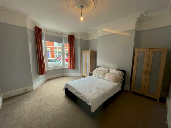 2 Bedroom Flat To Rent In Fairfield Road, Jesmond, NE2