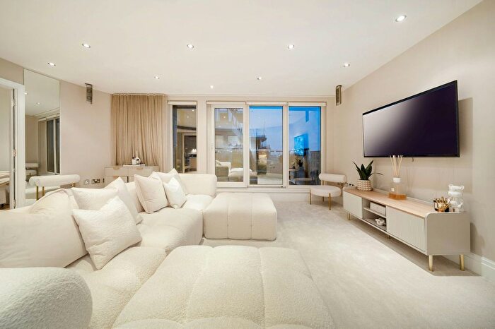 2 Bedroom Flat To Rent In Harbour Reach, Imperial Wharf, London, SW6