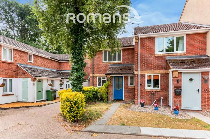 2 Bedroom End Of Terrace House To Rent In Little Copse Chase, RG24