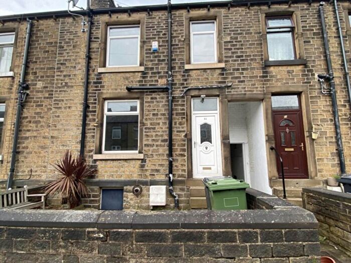 2 Bedroom Terraced House For Sale In Eldon Road, Marsh, HD1