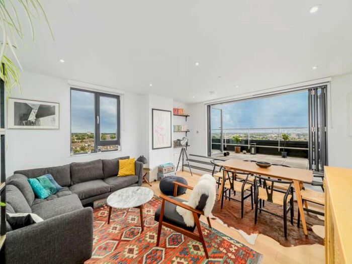 2 Bedroom Flat To Rent In Gateway Apartments, Station Approach, London, E17