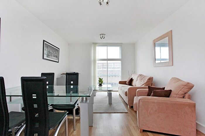 1 Bedroom Flat To Rent In Warwick Building, Queenstown Road, London, SW11