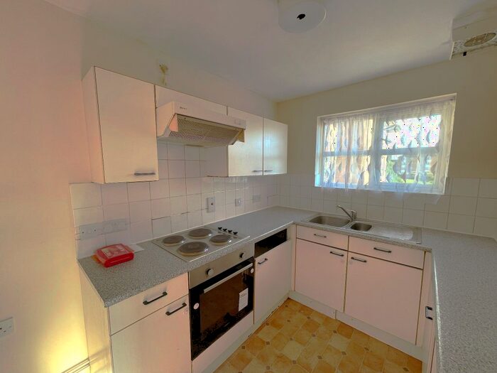 2 Bedroom Flat To Rent In Lavender Place, Ilford, IG1