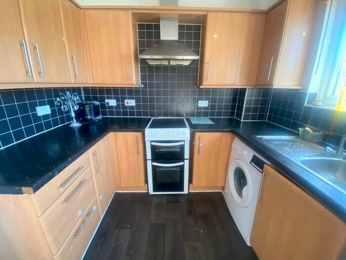 2 Bedroom Flat To Rent In Enstone Road, Enfield, EN3