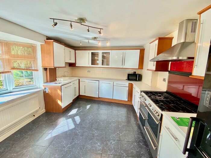 3 Bedroom House To Rent In Chigwell, Essex, IG7