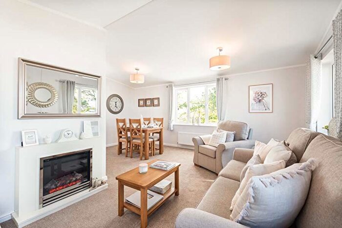 2 Bedroom Park Home For Sale In Oakmere Country Park, CW8