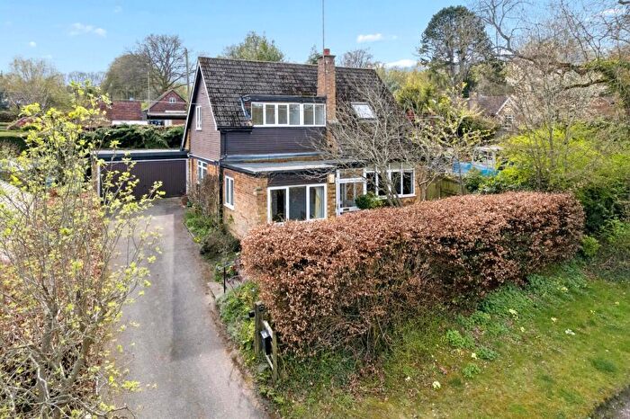 4 Bedroom Detached House For Sale In Beacon Road, HP4