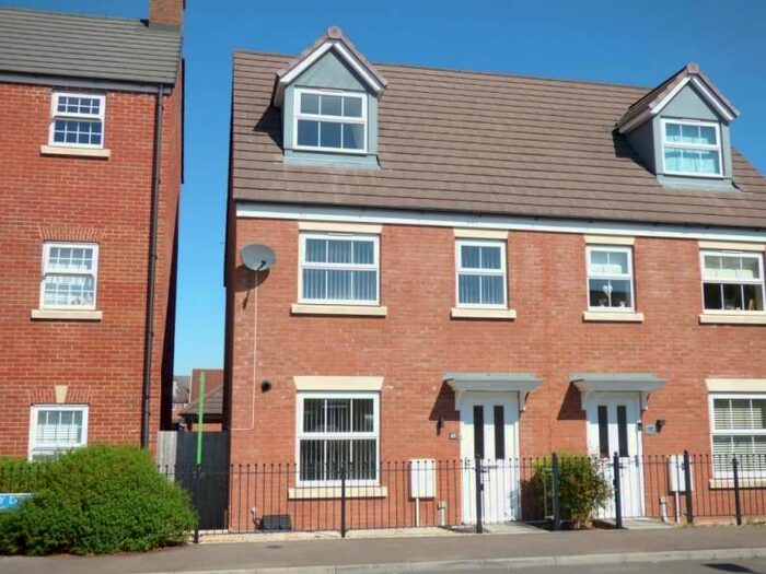 3 Bedroom Town House To Rent In Goose Bay Drive Kingsway, Quedgeley, Gloucester, GL2