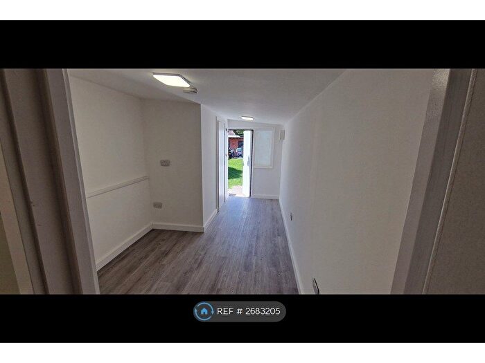 Studio To Rent In Reynolds Avenue, Romford, RM6