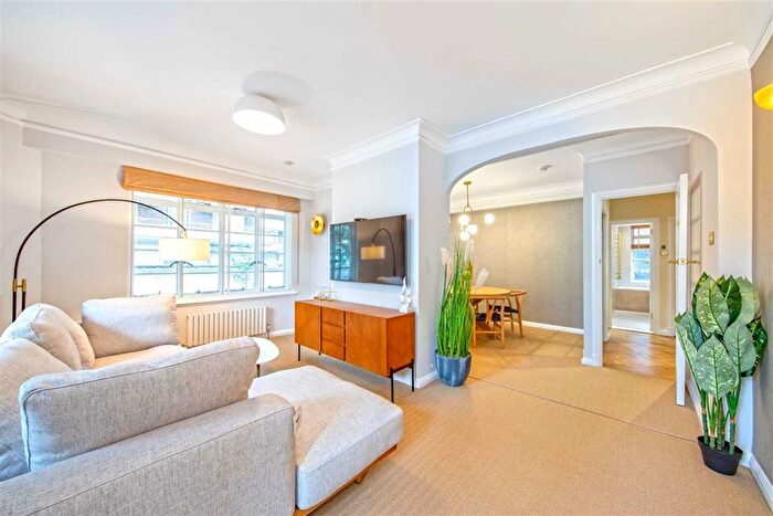 3 Bedroom Flat To Rent In Gloucester Place, London, NW1