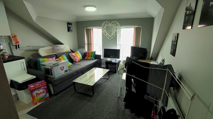 2 Bedroom Flat To Rent In Lower Cathedral Rd, Cardiff, CF11