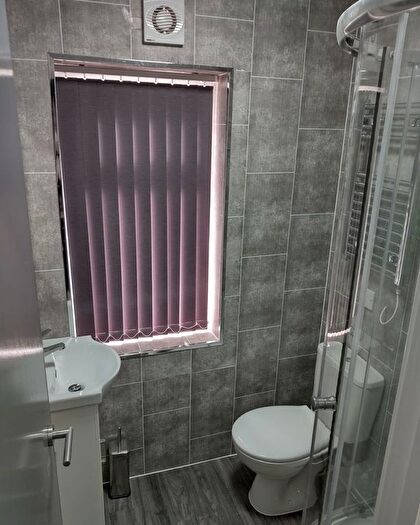 5 Bedroom Property To Rent In Dawlish Road, B29