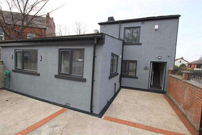 2 Bedroom Detached House To Rent In Lower Wortley Road, Wortley, Leeds, LS12