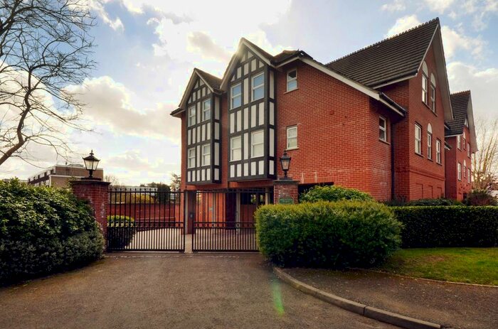 2 Bedroom Flat To Rent In Heathside Road, Woking, GU22