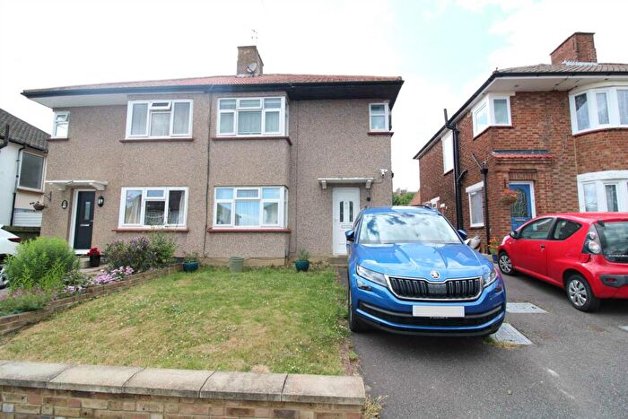 3 Bedroom Semi-Detached House To Rent In Highview Gardens, Potters Bar, EN6