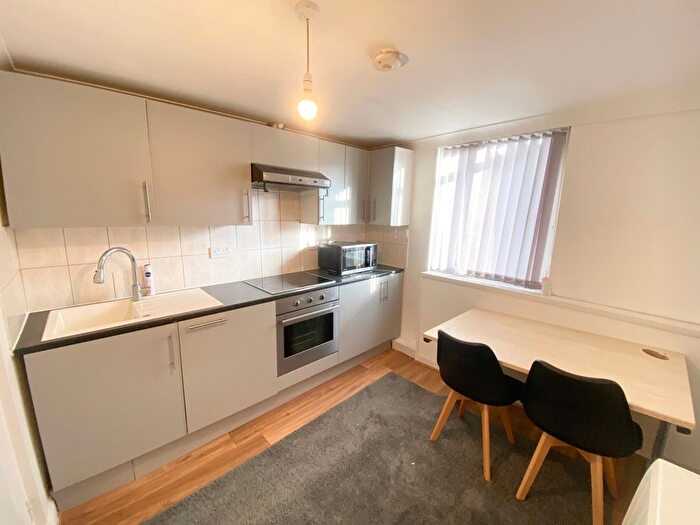 1 Bedroom Flat To Rent In Camden High Street, London, NW1