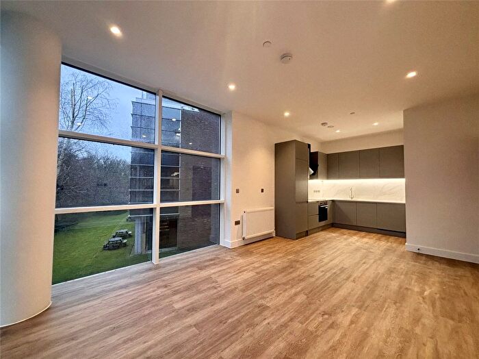 1 Bedroom Flat To Rent In Roop House, Fleet, Hampshire, GU51