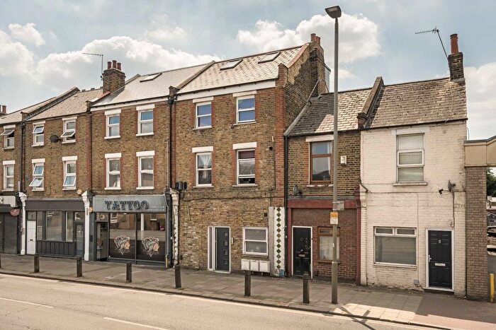 1 Bedroom Flat To Rent In Garratt Lane, London, SW18