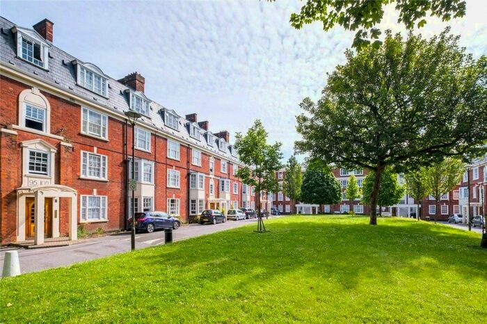 3 Bedroom Maisonette To Rent In Tyndale Mansions, Upper Street, Highbury&amp;Islington, Angel, London, N1