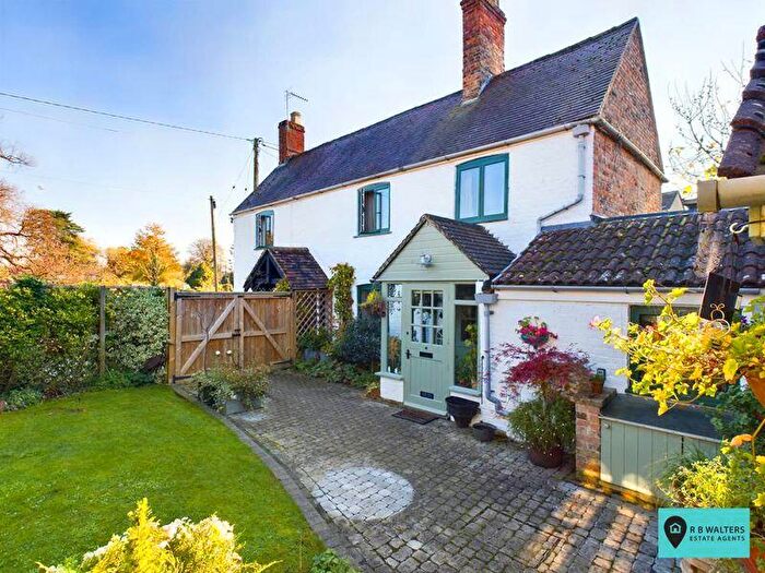 3 Bedroom Detached House For Sale In The Green, Frampton On Severn, GL2
