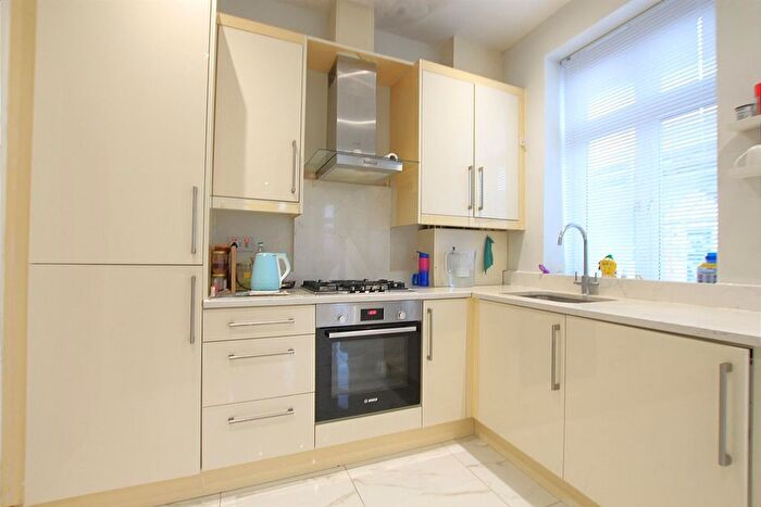 1 Bedroom Flat To Rent In Cross Lances Road, Hounslow, TW3