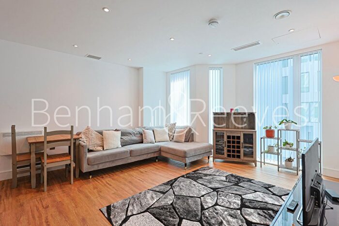 2 Bedroom Flat To Rent In Westgate House, West Gate, W5