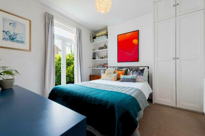 1 Bedroom Flat For Sale In Harringay Road, London, N15