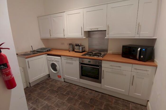 3 Bedroom Flat To Rent In Upper Craigs, Stirling Town, Stirling, FK8